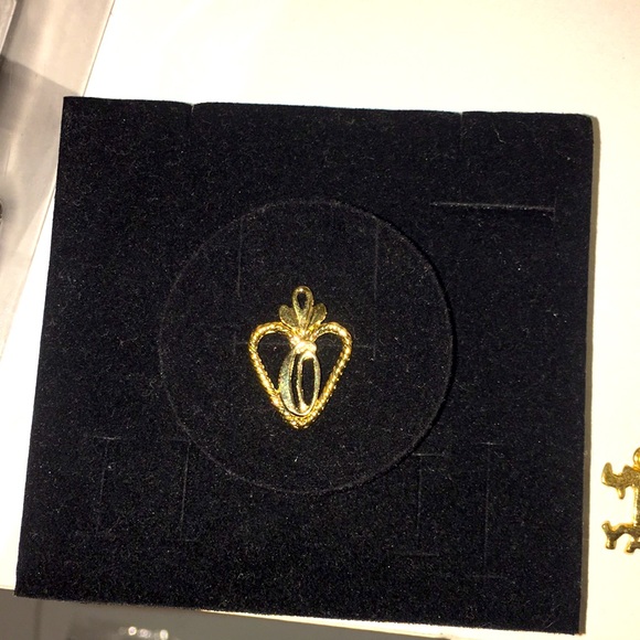 Jewelry - Goldtone initial charm